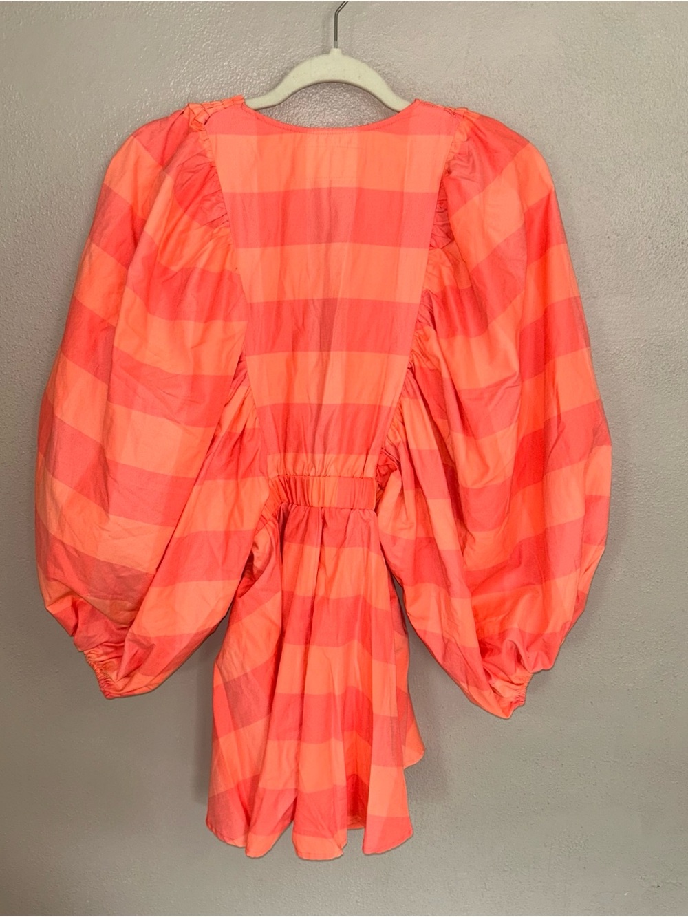 revolve SUNDRESS Vibrant Pink & Orange Puffy Sleeve romper - Picture 4 of 5